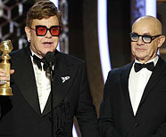 Элтон Джон и Берни Топин получили «Золотой глобус» за лучшую оригинальную песню, 2020.